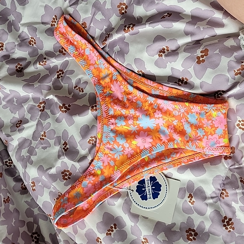 Kulani Kinis Dandelion Daze Vintage V bottoms